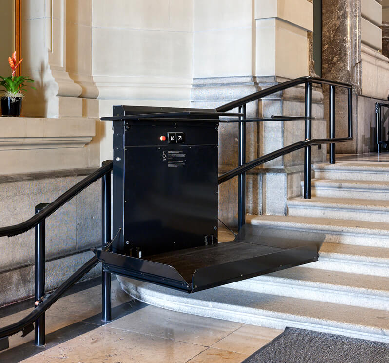 Högg Liftsysteme Rollstuhllifte Sitzlifte Aufzug Hebebühnen Deckenlifte Sonderlösungen