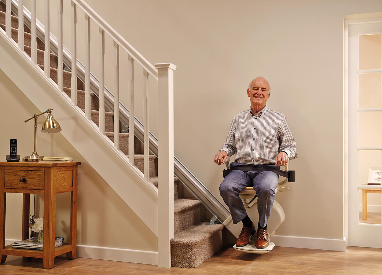 Högg Liftsysteme Rollstuhllifte Sitzlifte Aufzug Hebebühnen Deckenlifte Sonderlösungen Produkte