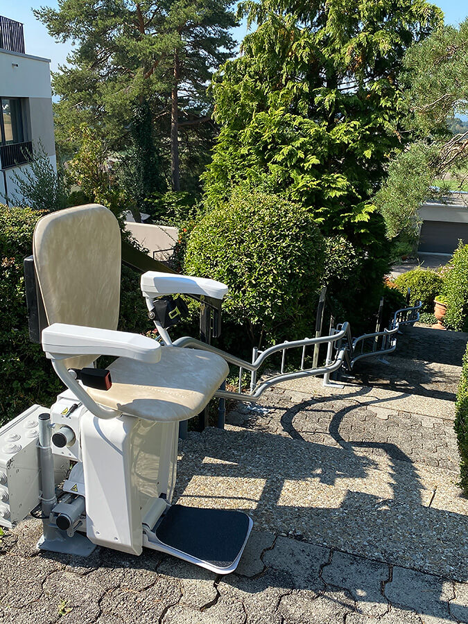 Högg Liftsysteme Rollstuhllifte Sitzlifte Aufzug Hebebühnen Deckenlifte Sonderlösungen Referenz