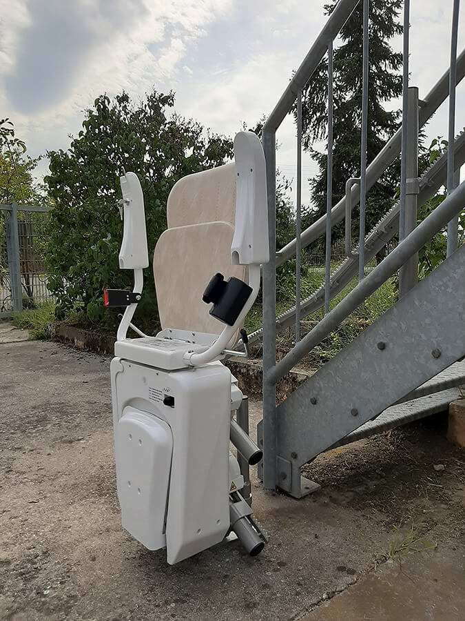 Högg Liftsysteme Rollstuhllifte Sitzlifte Aufzug Hebebühnen Deckenlifte Sonderlösungen Referenz