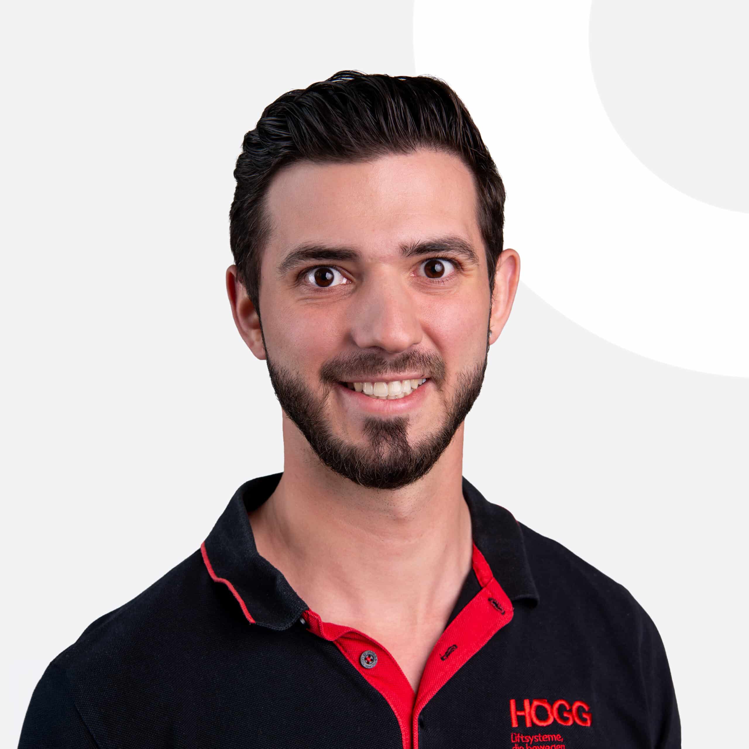 Högg Liftsysteme Rollstuhllifte Sitzlifte Aufzug Hebebühnen Deckenlifte Treppenlift monte-escalier Sonderlösungen Jonas Bodmer